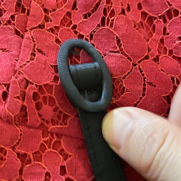 WHITE HOUSE lace detail red dress - Picture 2 of 5